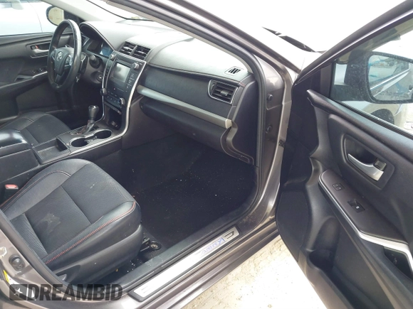 2017 Toyota Camry XLE with VIN 4T1BF1FK7HU317117, listed as a IAAI auction lot 41875591 with 98,658 mi miles. Bid and sale history available at carsss.com. Image 5.