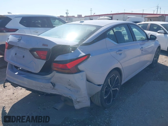 2024 Nissan Altima SR z VIN 1N4BL4CV5RN369697, wystawiony jako IAAI lot #42335803 z przebiegiem 29 820 mil mil oraz . Historia ofert i sprzedaży dostępna na DreamBid. Obrazek 4.