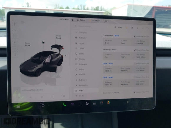 2025 Tesla Model 3 Long Range with VIN 5YJ3E1EA7SF940208, listed as a IAAI auction lot 42433793 with 1,983 mi miles and . Bid and sale history available at DreamBid. Image 7.