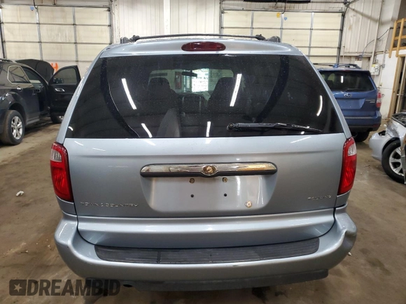 2005 Chrysler Town & Country Touring with VIN 2C4GP54L15R400125, listed as a Copart auction lot 46932135 with 94,034 mi miles and Non Repairable. Bid and sale history available at carsss.com. Image 6.