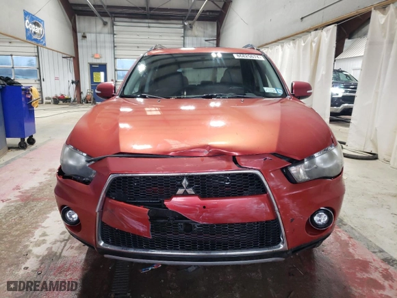 2010 Mitsubishi Outlander SE with VIN JA4AS3AW0AZ016502, listed as a Copart auction lot 86825074 with 70,202 mi miles and Salvage Title. Bid and sale history available at carsss.com. Image 5.