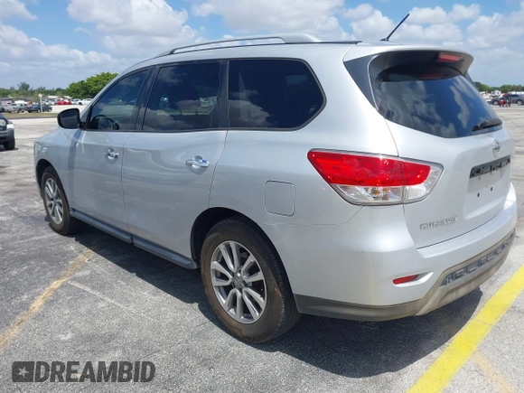 2016 Nissan Pathfinder SV with VIN 5N1AR2MN5GC647848, listed as a IAAI auction lot 42178328 with 155,942 mi miles. Bid and sale history available at carsss.com. Image 3.