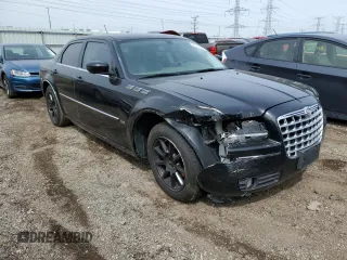 2008 Chrysler 300 Touring with VIN 2C3LA53GX8H135725, listed as a Copart auction lot 51121285 with 79,492 mi miles and Salvage Title. Bid and sale history available at carsss.com. Image 4.