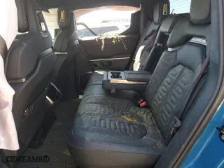 2022 Rivian R1T Adventure Package with VIN 7FCTGAAA4NN010881, listed as a Copart auction lot 58783584 with 0 mi miles and Salvage Title. Bid and sale history available at carsss.com. Image 10.