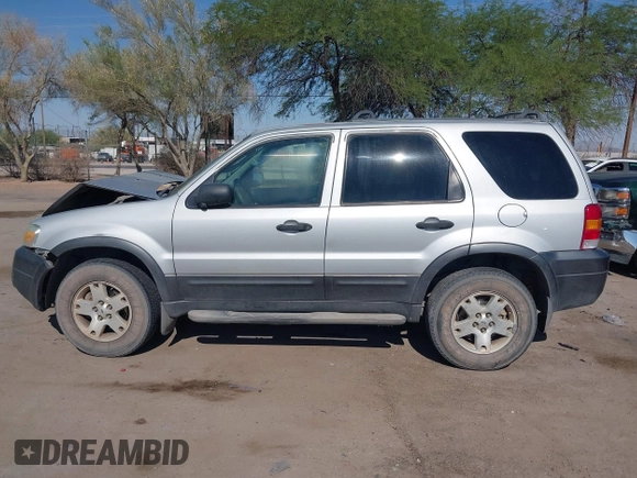 2006 Ford Escape XLT z VIN 1FMCU93136KC15231, wystawiony jako IAAI lot #42625410 z przebiegiem 117 479 mil mil oraz . Historia ofert i sprzedaży dostępna na DreamBid. Obrazek 15.