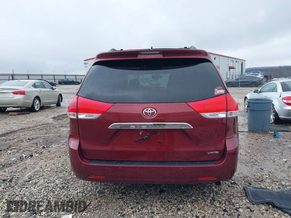2014 Toyota Sienna XLE z VIN 5TDYK3DC9ES425398, wystawiony jako IAAI lot #41551678 z przebiegiem 224 667 mil mil oraz . Historia ofert i sprzedaży dostępna na DreamBid. Obrazek 17.