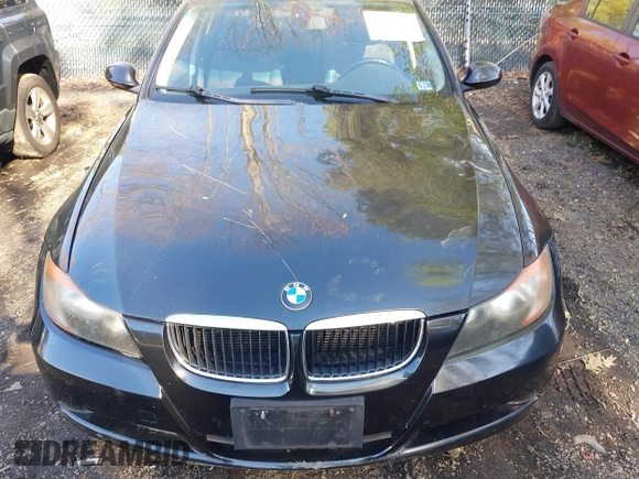 2006 BMW 3 Series 325i with VIN WBAVB13546KR57268, listed as a IAAI auction lot 42002464 with 210,663 mi miles. Bid and sale history available at carsss.com. Image 6.