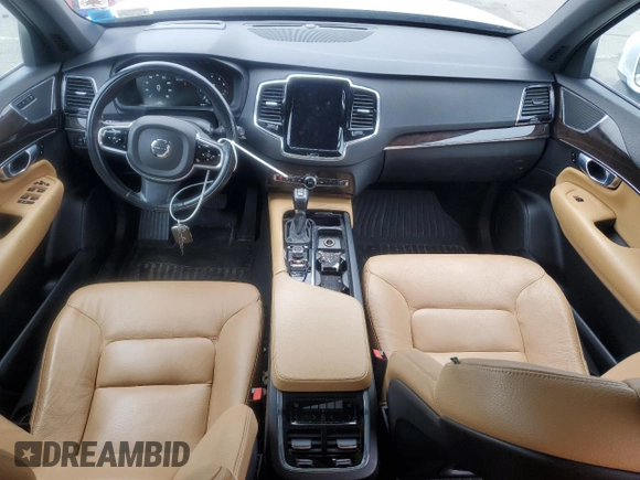 2017 Volvo XC90 Momentum z VIN YV4A22PK0H1177183, wystawiony jako Copart lot #57875645 z przebiegiem 72 339 mil mil oraz Szkoda całkowita • Salvage title. Historia ofert i sprzedaży dostępna na DreamBid. Obrazek 8.