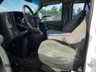 2009 GMC Savana Cargo Van with VIN 1GTGG25C791124332, listed as a Copart auction lot 72819464 with 123,243 mi miles and Salvage Title. Bid and sale history available at carsss.com. Image 7.