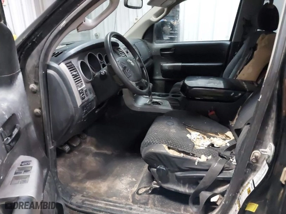 2013 Toyota Tundra 4WD Truck with VIN 5TFUW5F17DX305344, listed as a IAAI auction lot 41310441 with 291,061 mi miles. Bid and sale history available at carsss.com. Image 5.