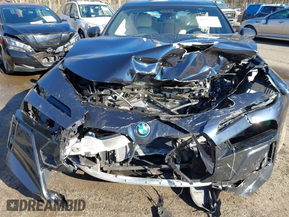 2024 BMW 7 Series with VIN WBA43EH0XRCP19582, listed as a IAAI auction lot 41195408 with Not provided miles and . Bid and sale history available at DreamBid. Image 6.