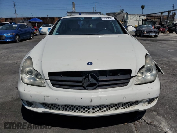 2008 Mercedes-Benz CLS 550 z VIN WDDDJ72X78A134002, wystawiony jako Copart lot #52027285 z przebiegiem 83 484 mil mil oraz Szkoda całkowita • Salvage title. Historia ofert i sprzedaży dostępna na DreamBid. Obrazek 5.