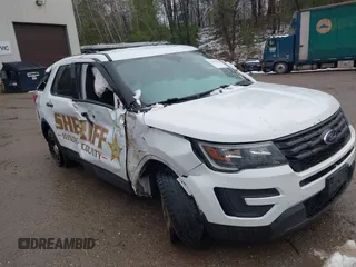 2019 Ford Police Interceptor Utility z VIN 1FM5K8AR3KGA30854, wystawiony jako IAAI lot #41907581 z przebiegiem 126 290 mil mil oraz . Historia ofert i sprzedaży dostępna na DreamBid. Obrazek 6.