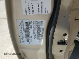 2007 Lincoln Town Car Signature Limited z VIN 1LNHM82V77Y617160, wystawiony jako Copart lot #52975225 z przebiegiem 275 067 mil mil oraz Szkoda całkowita • Salvage title. Historia ofert i sprzedaży dostępna na DreamBid. Obrazek 14.