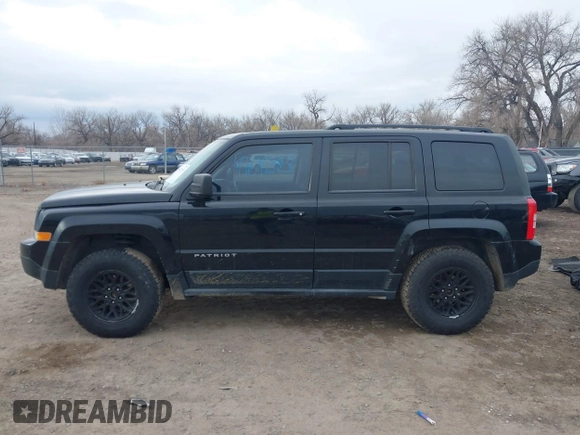 2013 Jeep Patriot Sport with VIN 1C4NJRBB5DD138928, listed as a IAAI auction lot 41642193 with 220,125 mi miles and . Bid and sale history available at carsss.com. Image 14.