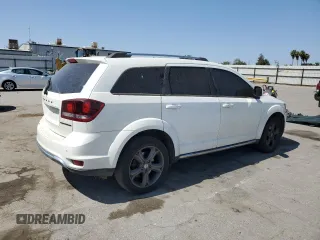 2016 Dodge Journey Crossroad Plus with VIN 3C4PDCGB4GT220184, listed as a Copart auction lot 61977595 with 137,185 mi miles and Clean title. Bid and sale history available at DreamBid. Image 3.