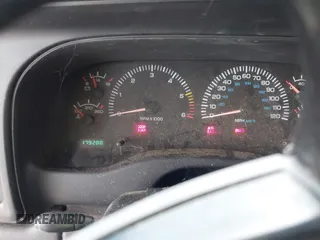 2000 Dodge Dakota with VIN 1B7GL22X2YS587779, listed as a IAAI auction lot 42231475 with 179,200 mi miles and . Bid and sale history available at carsss.com. Image 7.