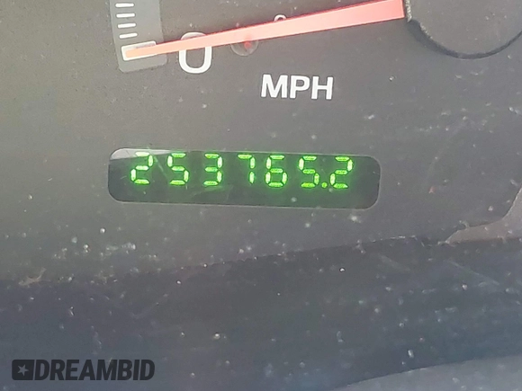 1999 Ford Expedition XLT with VIN 1FMPU18L4XLB75749, listed as a IAAI auction lot 42497268 with 253,765 mi miles and . Bid and sale history available at DreamBid. Image 15.