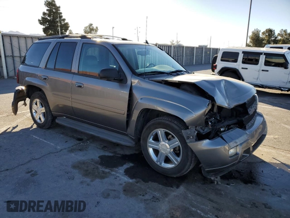2008 Chevrolet TrailBlazer 1LT with VIN 1GNDT13S382256555, listed as a Copart auction lot 42164235 with 223,486 mi miles and Salvage Title. Bid and sale history available at DreamBid. Image 4.