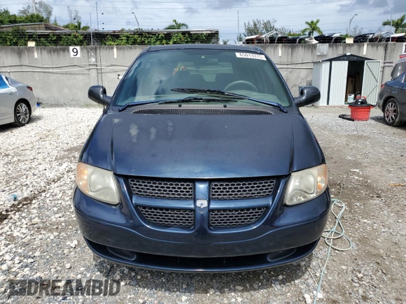 2002 Dodge Caravan SE with VIN 1B4GP25382B735077, listed as a Copart auction lot 65013315 with 165,771 mi miles and Salvage title. Bid and sale history available at DreamBid. Image 5.