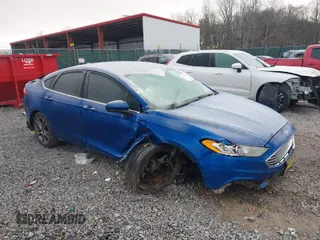 2017 Ford Fusion SE with VIN 3FA6P0H7XHR404884, listed as a IAAI auction lot 40778781 with 95,260 mi miles. Bid and sale history available at carsss.com. Image 1.