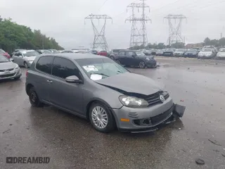 2011 Volkswagen Golf with VIN WVWBB7AJ7BW080691, listed as a IAAI auction lot 40066044 with 232,207 mi miles. Bid and sale history available at carsss.com. Image 1.