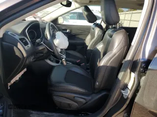 2020 Jeep Compass Latitude with VIN 3C4NJDBB4LT255556, listed as a Copart auction lot 76440714 with 19,102 mi miles and Salvage Title. Bid and sale history available at DreamBid. Image 7.