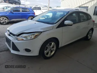 2014 Ford Focus SE z VIN 1FADP3K22EL119306, wystawiony jako Copart lot #56653505 z przebiegiem 109 021 mil mil oraz Tytuł czysty. Historia ofert i sprzedaży dostępna na DreamBid. Obrazek 1.