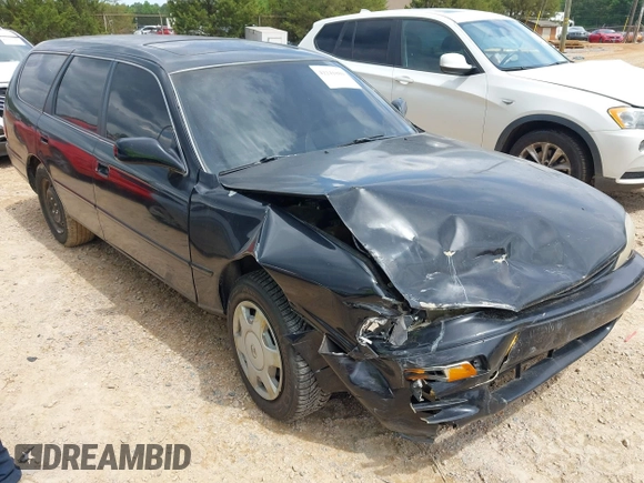 1996 Toyota Camry LE z VIN 4T1EF12K9TU117514, wystawiony jako IAAI lot #42241880 z przebiegiem 192 764 mil mil oraz . Historia ofert i sprzedaży dostępna na DreamBid. Obrazek 1.