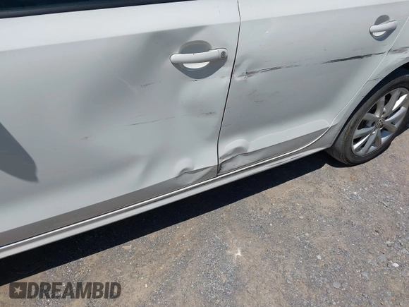 2012 Volkswagen Jetta SE with VIN 3VWDP7AJ8CM019228, listed as a IAAI auction lot 42339952 with 197,877 mi miles and . Bid and sale history available at DreamBid. Image 6.