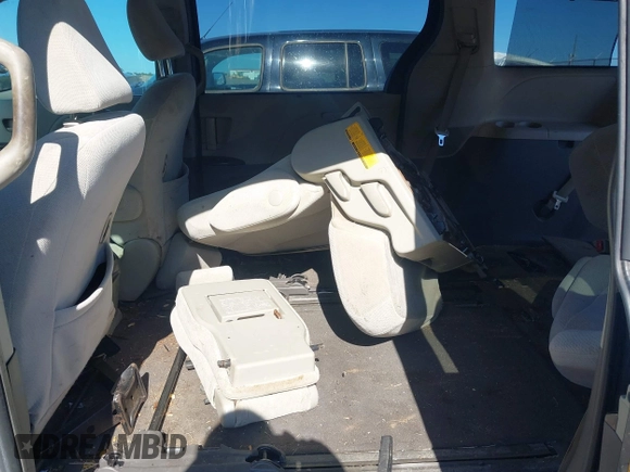 2013 Toyota Sienna LE AAS with VIN 5TDKK3DCXDS350005, listed as a IAAI auction lot 42470301 with 345,695 mi miles and . Bid and sale history available at DreamBid. Image 8.