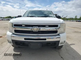 2011 Chevrolet Silverado 1500 LT with VIN 3GCPKSE31BG266990, listed as a Copart auction lot 56544935 with 196,920 mi miles and Clean Title. Bid and sale history available at DreamBid. Image 5.