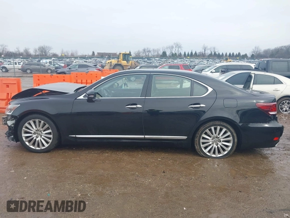 2017 Lexus LS 460 z VIN JTHCL5EF8H5028107, wystawiony jako IAAI lot #41677116 z przebiegiem 73 133 mil mil oraz . Historia ofert i sprzedaży dostępna na DreamBid. Obrazek 14.