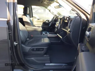 2021 GMC Sierra 1500 SLT z VIN 3GTU9DED9MG176881, wystawiony jako IAAI lot #41140356 z przebiegiem 21 553 mil mil oraz . Historia ofert i sprzedaży dostępna na DreamBid. Obrazek 5.