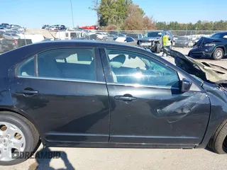 2010 Ford Fusion SE with VIN 3FAHP0HA3AR286591, listed as a IAAI auction lot 40957478 with 1 mi miles. Bid and sale history available at carsss.com. Image 13.