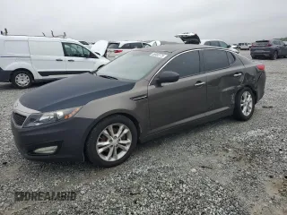2013 Kia Optima EX z VIN 5XXGN4A70DG151170, wystawiony jako Copart lot #56983775 z przebiegiem 139 252 mil mil oraz Szkoda całkowita • Salvage title. Historia ofert i sprzedaży dostępna na DreamBid. Obrazek 1.