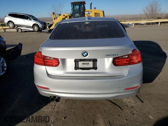 2012 BMW 3 Series 328i с VIN WBA3A5C54CF340846, выставлен на аукционе Copart как лот 83855424 с пробегом 111 421 миль миль и Списание • Salvage title. История ставок и продаж доступна на DreamBid. Изображение 6.