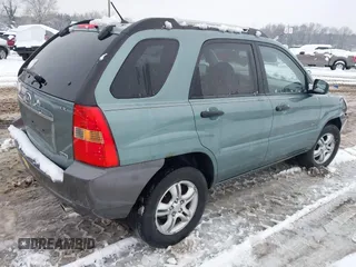 2008 Kia Sportage LX with VIN KNDJE723487467172, listed as a IAAI auction lot 41568843 with 159,786 mi miles and . Bid and sale history available at carsss.com. Image 4.