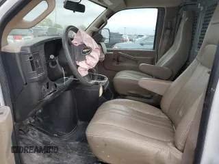 2022 Chevrolet Express Cargo z VIN 1GCWGAFP4N1280376, wystawiony jako Copart lot #54687655 z przebiegiem 63 251 mil mil oraz Szkoda całkowita • Salvage title. Historia ofert i sprzedaży dostępna na DreamBid. Obrazek 7.