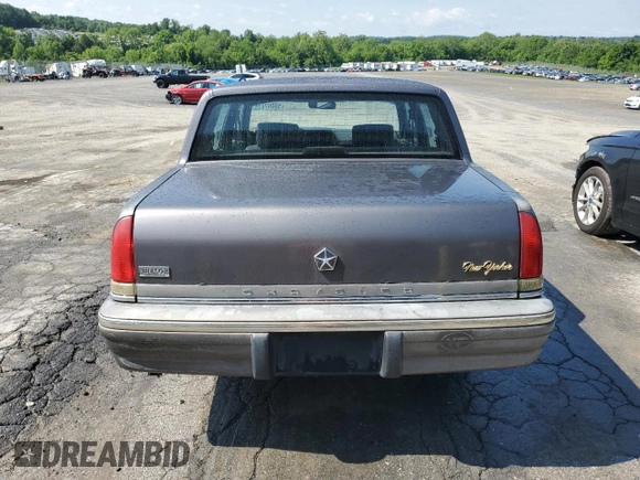1993 Chrysler New Yorker z VIN 1C3XC66R8PD205488, wystawiony jako Copart lot #59097875 z przebiegiem 70 593 mil mil oraz Czysty tytuł • Clean title. Historia ofert i sprzedaży dostępna na DreamBid. Obrazek 6.