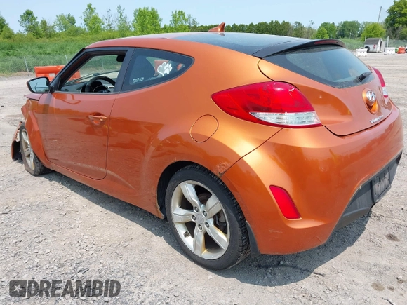 2012 Hyundai Veloster w/Gray Int с VIN KMHTC6AD0CU043402, выставлен на аукционе IAAI как лот 42406321 с пробегом 116 734 миль миль и . История ставок и продаж доступна на DreamBid. Изображение 3.