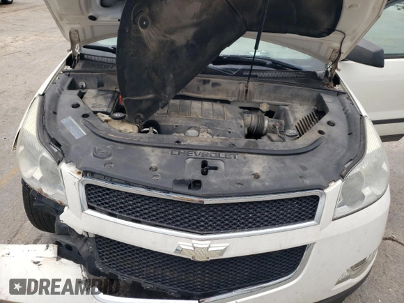 2012 Chevrolet Traverse LS z VIN 1GNKRFEDXCJ143055, wystawiony jako Copart lot #56139025 z przebiegiem 243 496 mil mil oraz Szkoda całkowita • Salvage title. Historia ofert i sprzedaży dostępna na DreamBid. Obrazek 12.