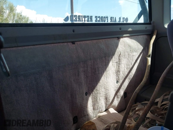 1998 Nissan Frontier XE z VIN 1N6DD26S3WC318614, wystawiony jako IAAI lot #41965202 z przebiegiem 107 786 mil mil oraz . Historia ofert i sprzedaży dostępna na DreamBid. Obrazek 8.