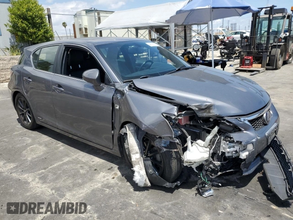 2013 Lexus CT 200h z VIN JTHKD5BH6D2158445, wystawiony jako Copart lot #56818005 z przebiegiem Nie podano mil oraz Szkoda całkowita • Salvage title. Historia ofert i sprzedaży dostępna na DreamBid. Obrazek 4.