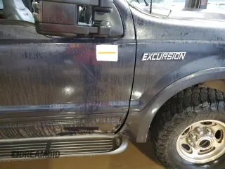 2000 Ford Excursion Limited with VIN 1FMNU43SXYEA13878, listed as a Copart auction lot 54050075 with 194,329 mi miles and Salvage title. Bid and sale history available at DreamBid. Image 12.