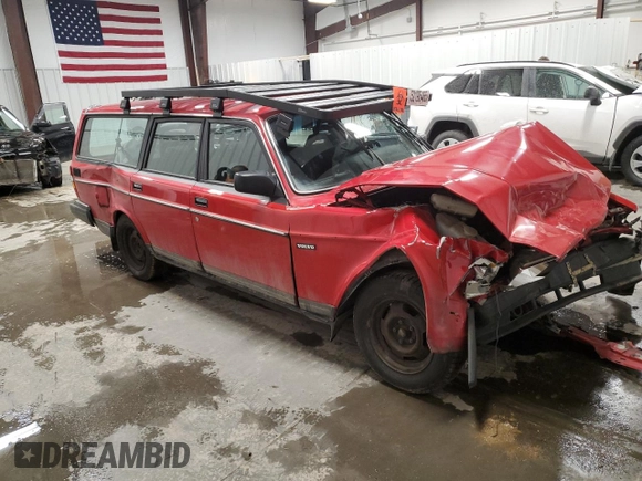 1990 Volvo 240 z VIN YV1AA8857L1869686, wystawiony jako Copart lot #52195465 z przebiegiem 139 312 mil mil oraz Czysty tytuł • Clean title. Historia ofert i sprzedaży dostępna na DreamBid. Obrazek 4.