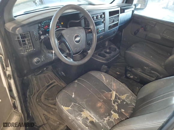 2008 Chevrolet Express Cargo Van with VIN 1GCFG15X281124438, listed as a Copart auction lot 42268255 with 250,967 mi miles and Clean Title. Bid and sale history available at carsss.com. Image 8.