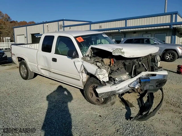 2007 Chevrolet Silverado 1500 Classic LT2 with VIN 1GCEK19Z07Z116375, listed as a Copart auction lot 83300274 with 298,259 mi miles and Salvage Title. Bid and sale history available at carsss.com. Image 10.