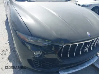 2017 Maserati Levante z VIN ZN661XUL1HX257769, wystawiony jako IAAI lot #41703740 z przebiegiem 107 038 mil mil oraz . Historia ofert i sprzedaży dostępna na DreamBid. Obrazek 6.