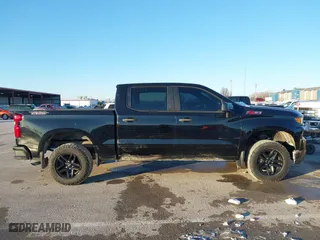 2019 Chevrolet Silverado 1500 Custom Trail Boss with VIN 3GCPYCEH7KG121386, listed as a IAAI auction lot 41357405 with 100,355 mi miles. Bid and sale history available at carsss.com. Image 14.